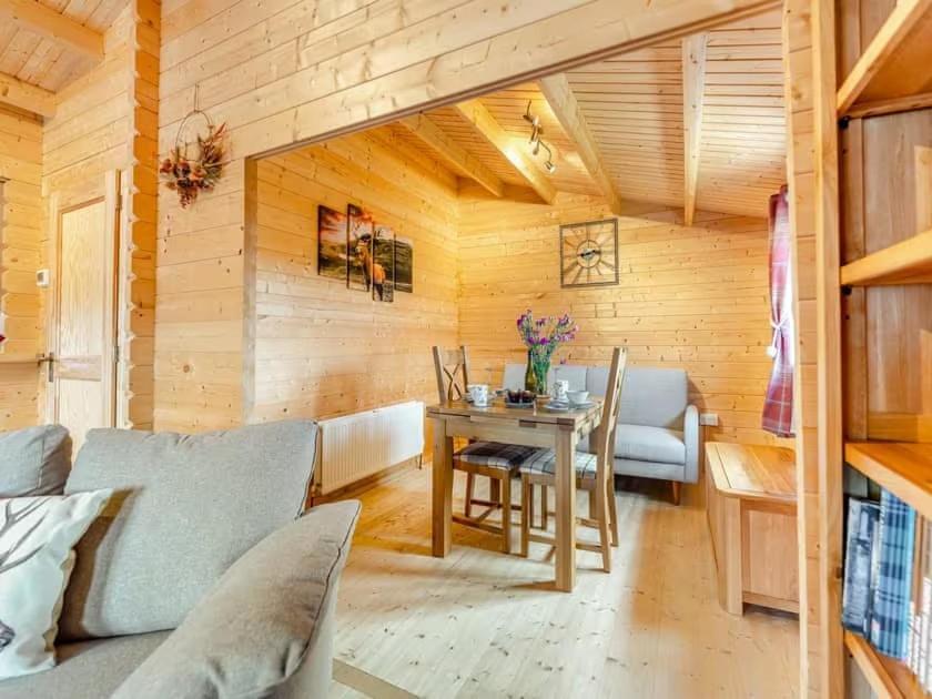 Lochinvar - Clydesdale Log Cabin With Hot Tub Эйрдри Экстерьер фото